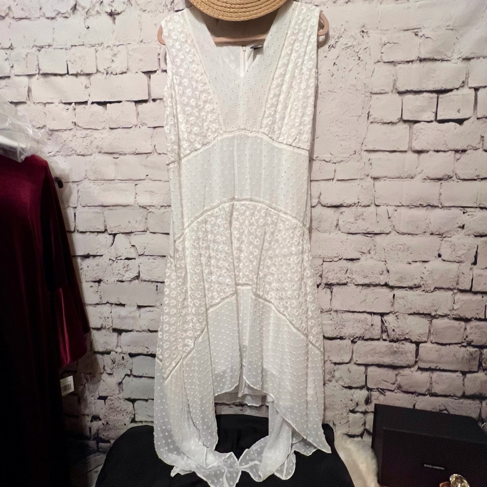 TAYLOR IVORY HANDKERCHIEF FINE DETAILED DRESS 20W